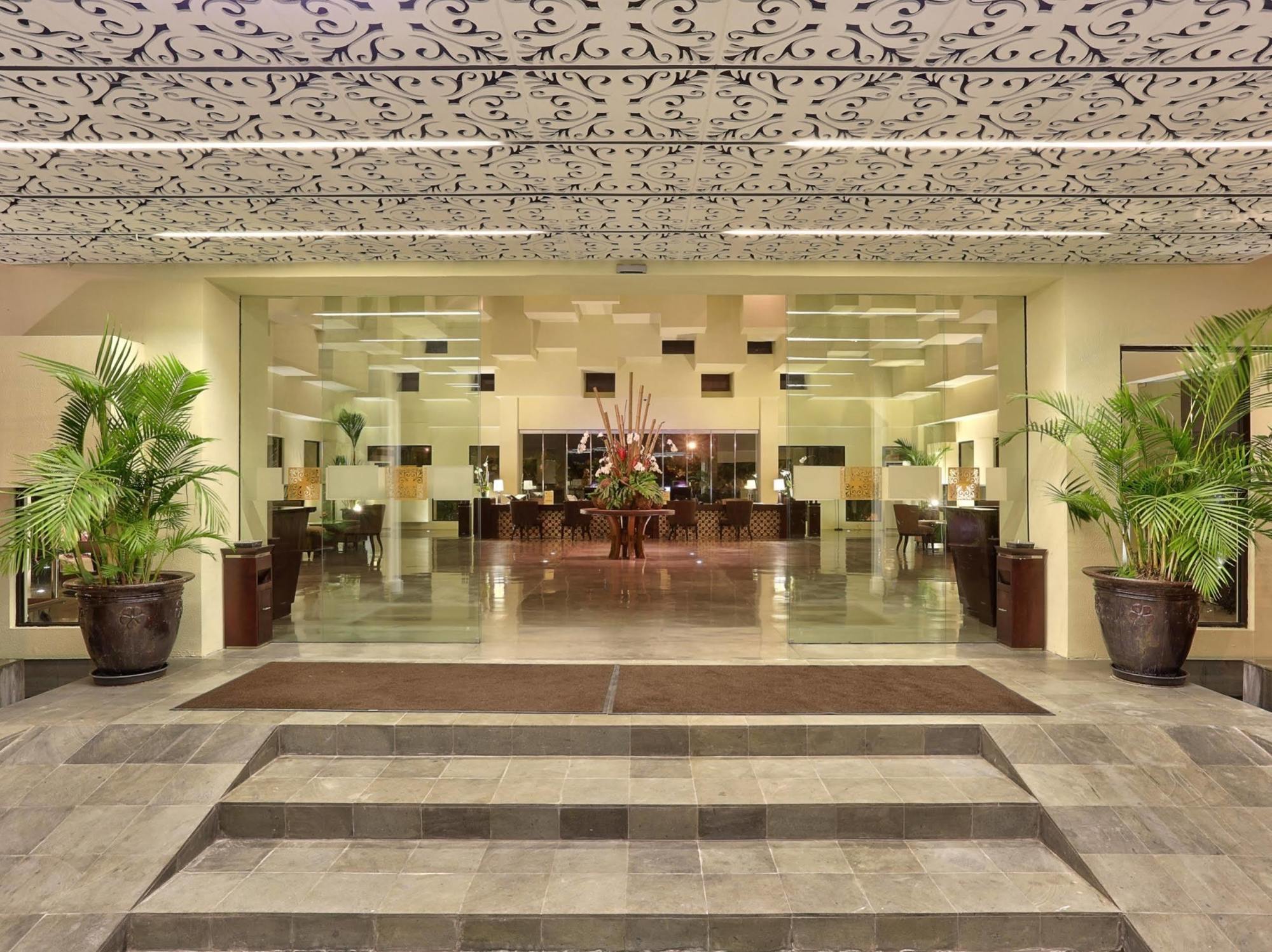 Bali Nusa Dua Hotel Exterior foto